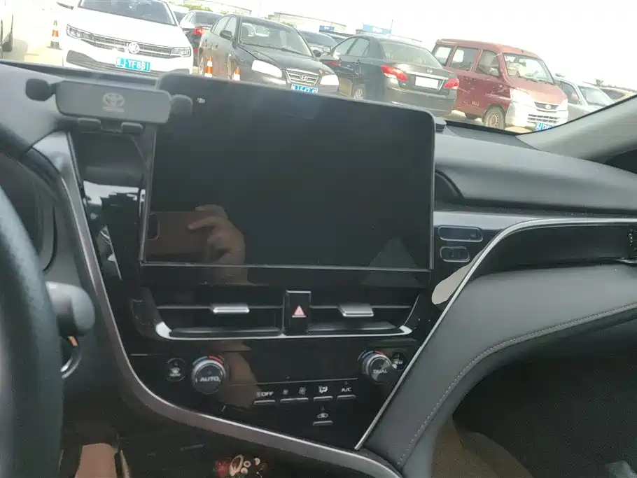 Toyota Camry 2021 2.5G Luxury Edition фото 13
