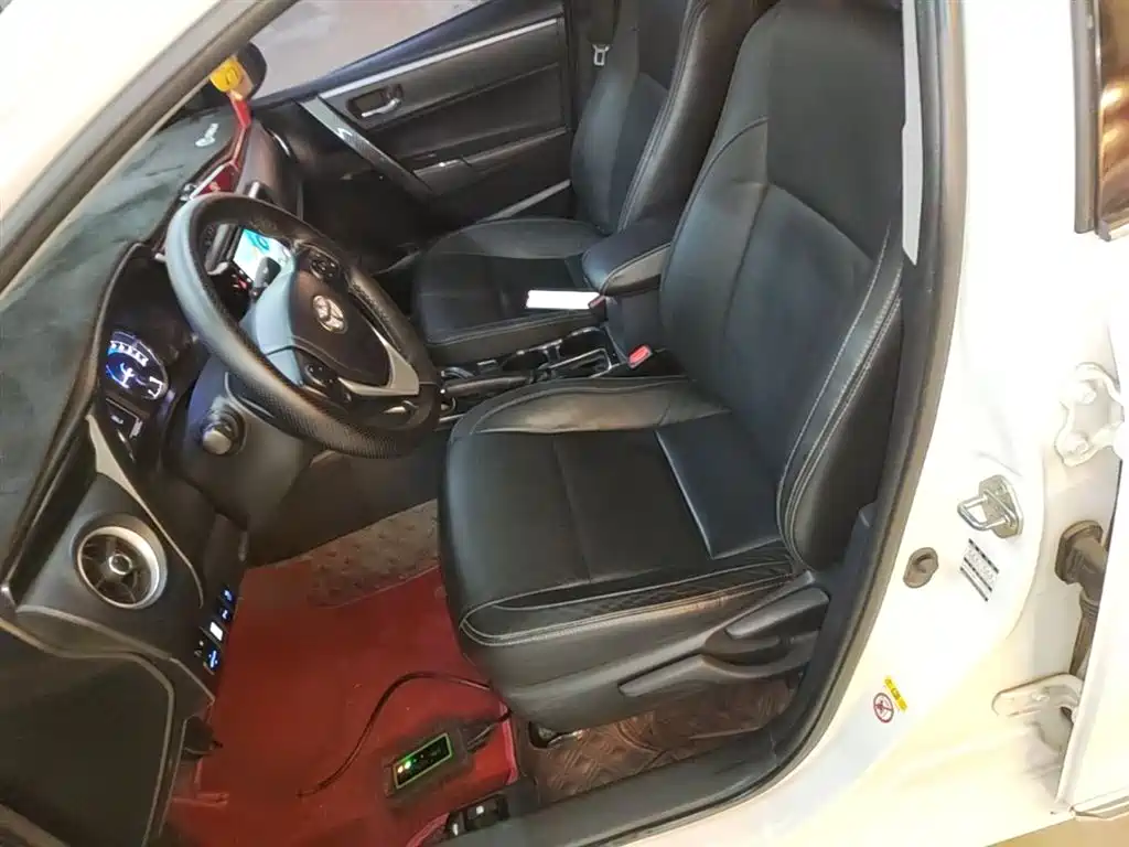 Toyota Corolla 2017 Facelift Hybrid 1.8L E-CVT Elite Edition фото 15