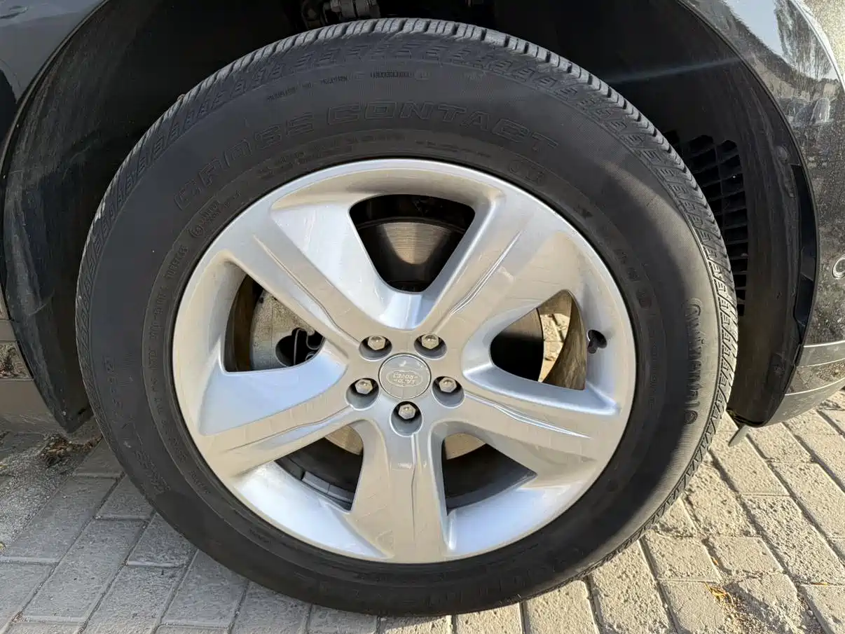 Land Rover Range Rover Velar 2024 S фото 14