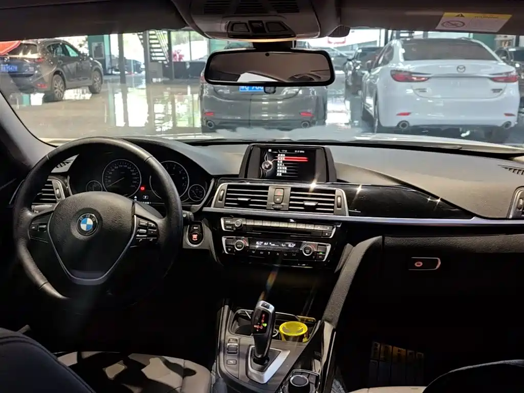 BMW 3 Series 2017 320Li Fashion фото 10