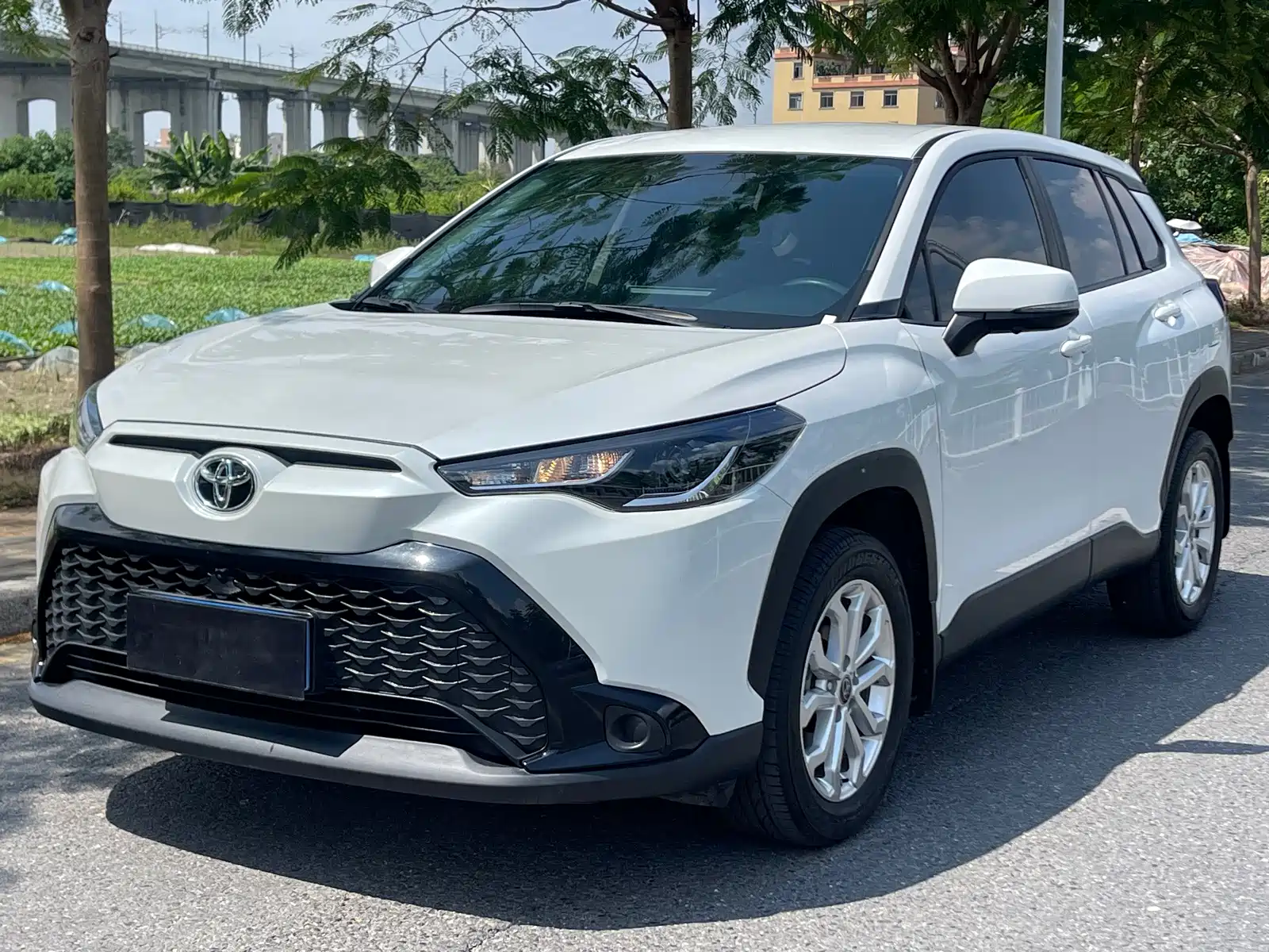 Photo 1 - Toyota Frontlander