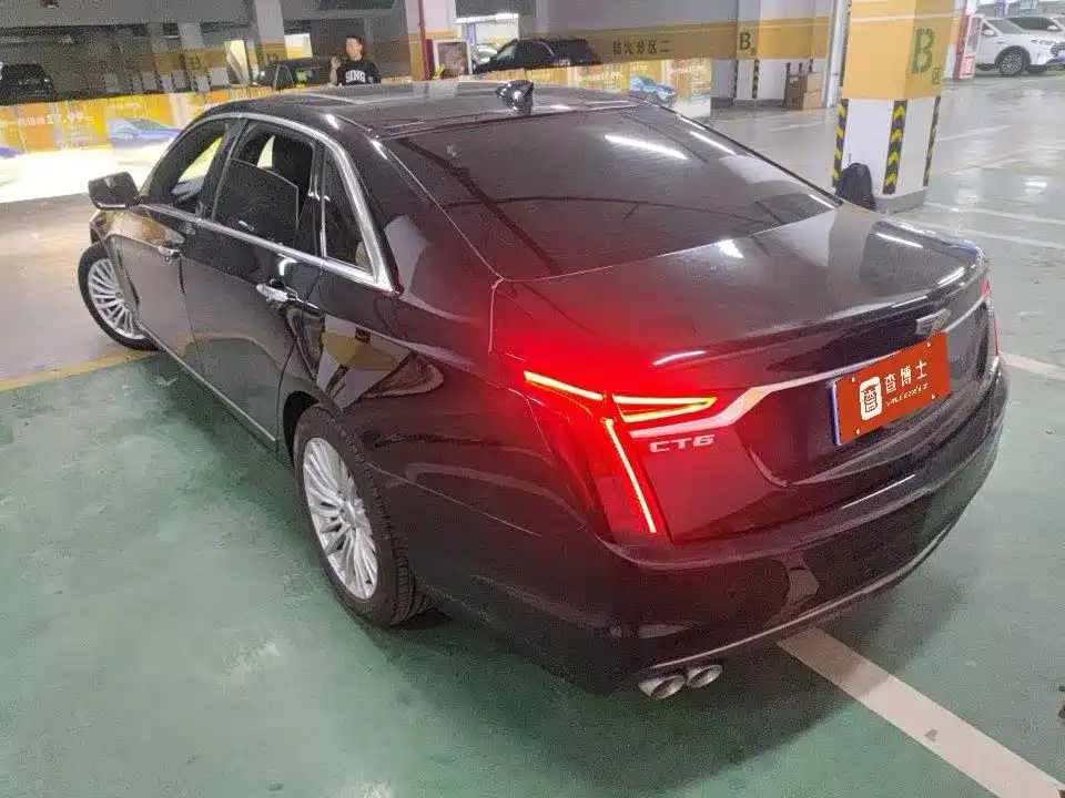 Фото 9 - Cadillac CT6