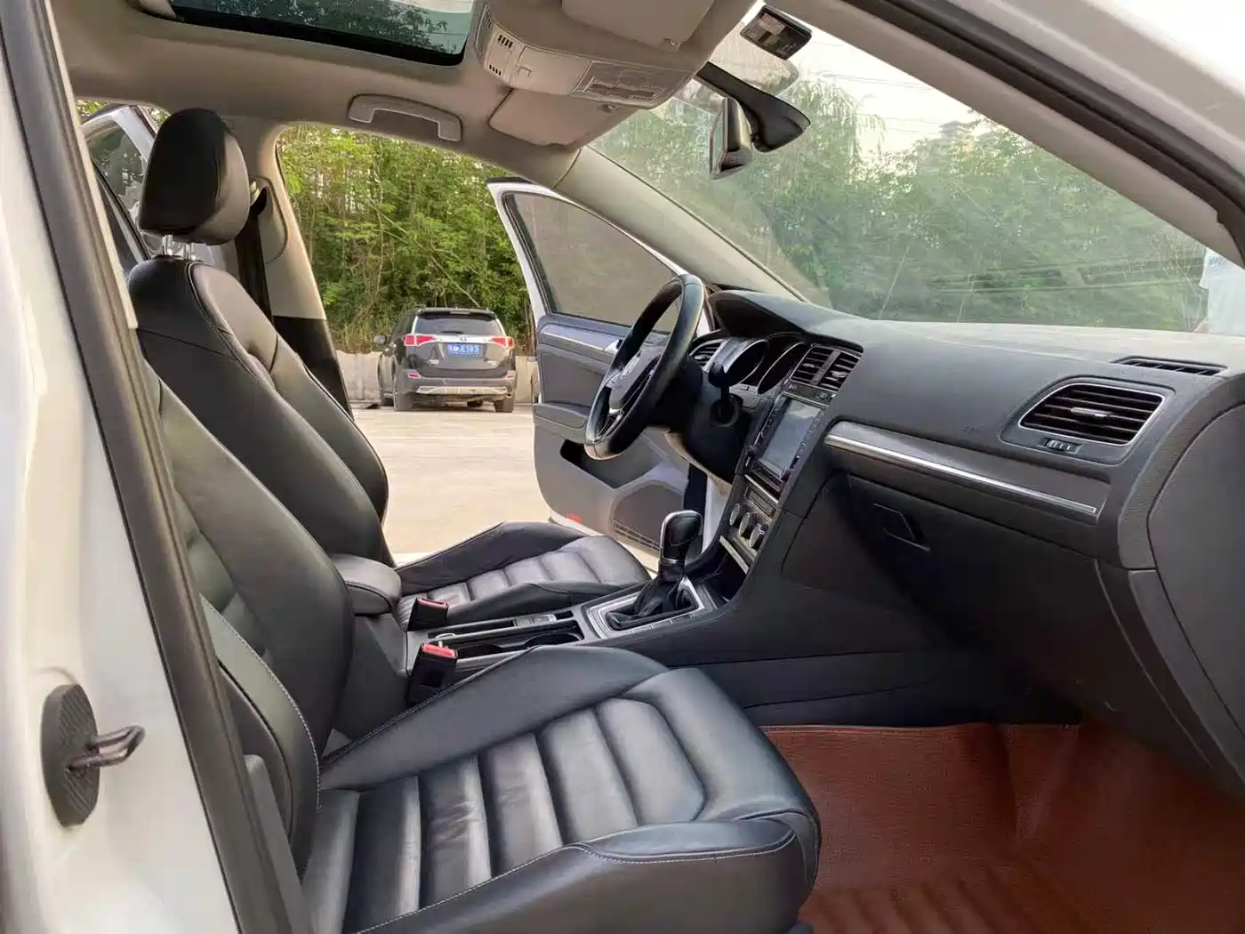 Volkswagen Golf 2016 230TSI Automatic Luxury фото 6