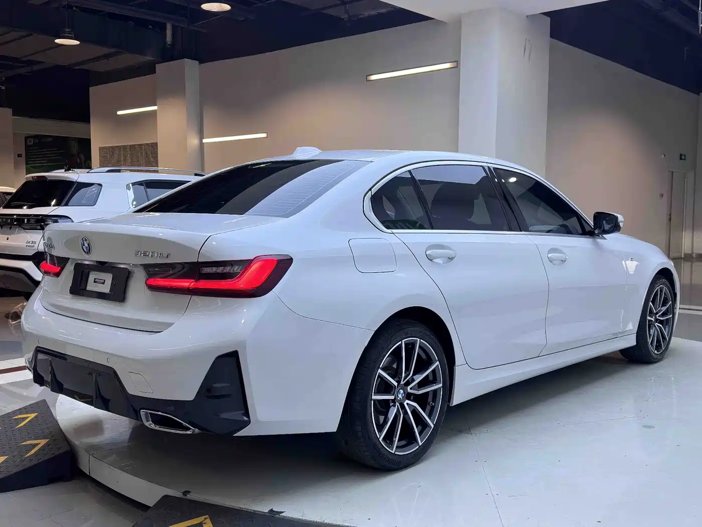 BMW 3-SERIES