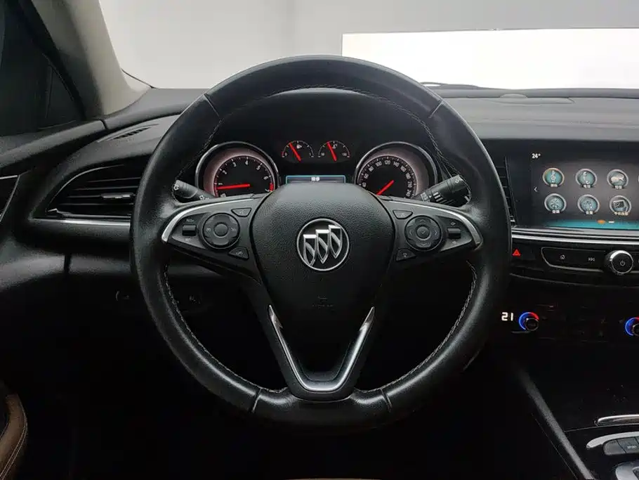 Фото 15 - Buick Regal