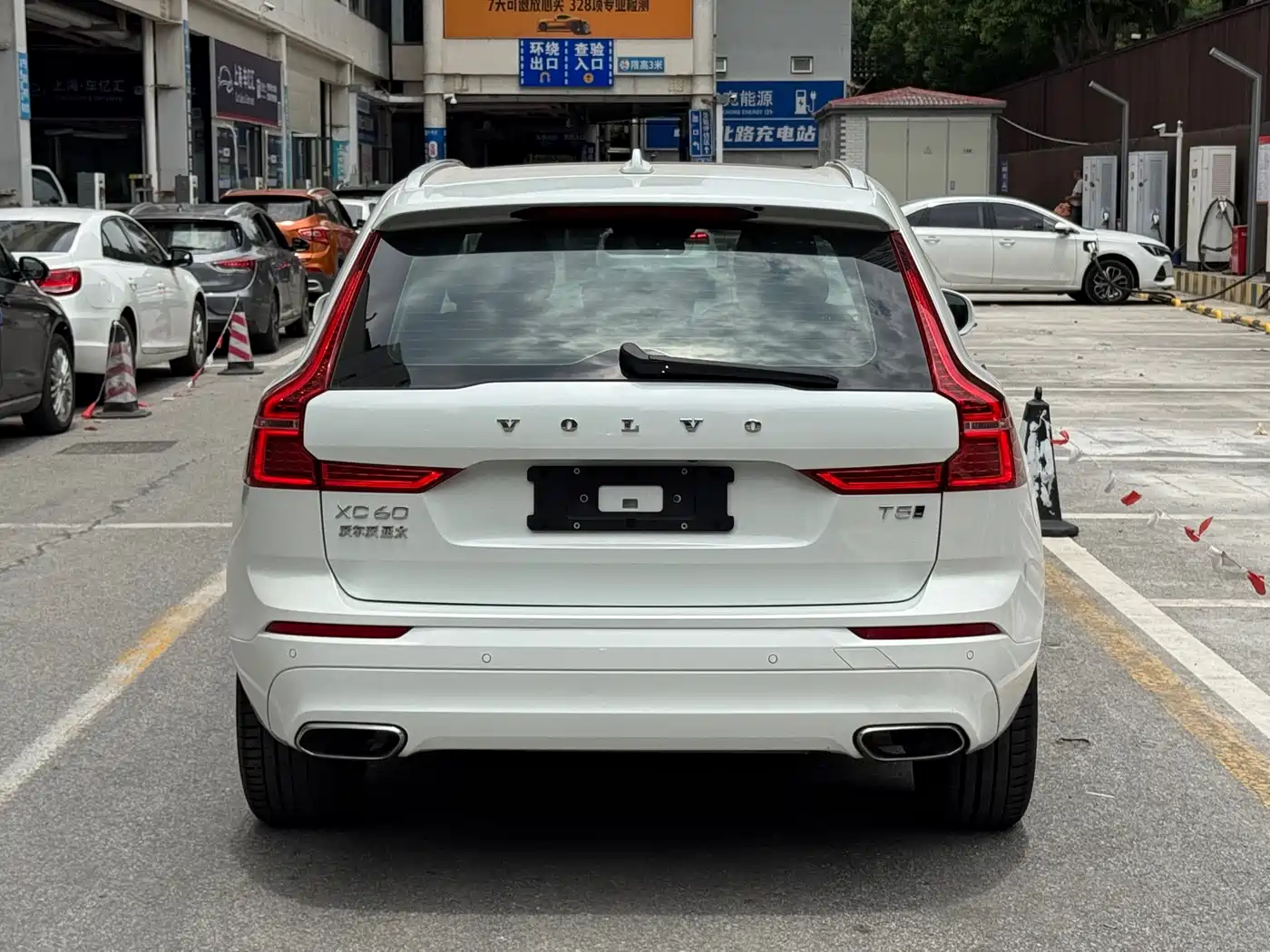 Фото 4 - Volvo XC60