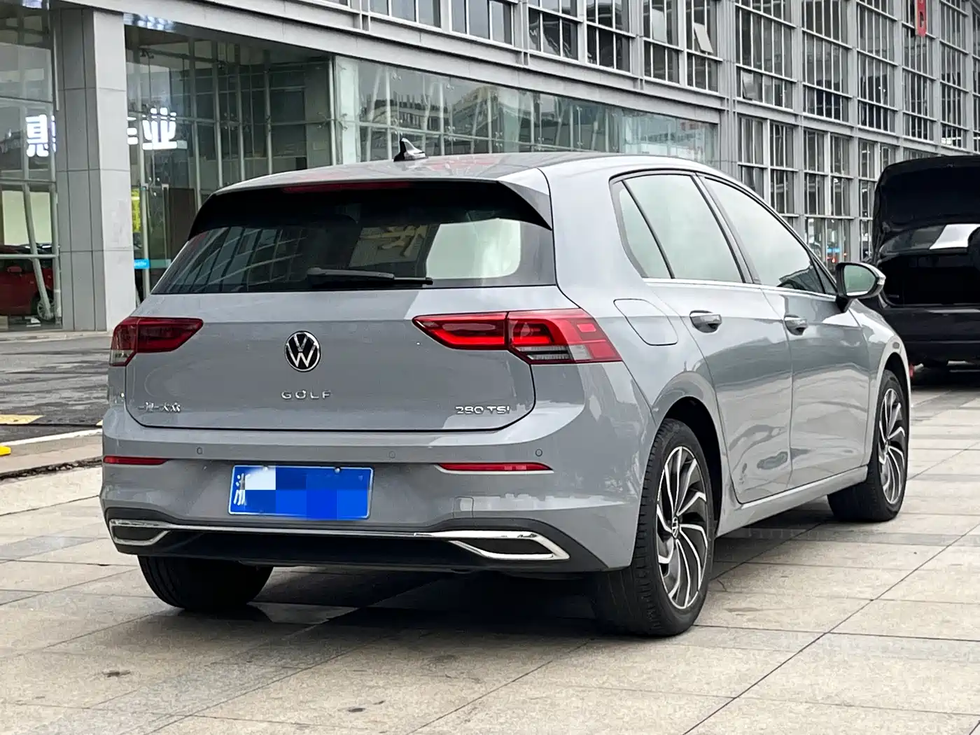 VOLKSWAGEN GOLF