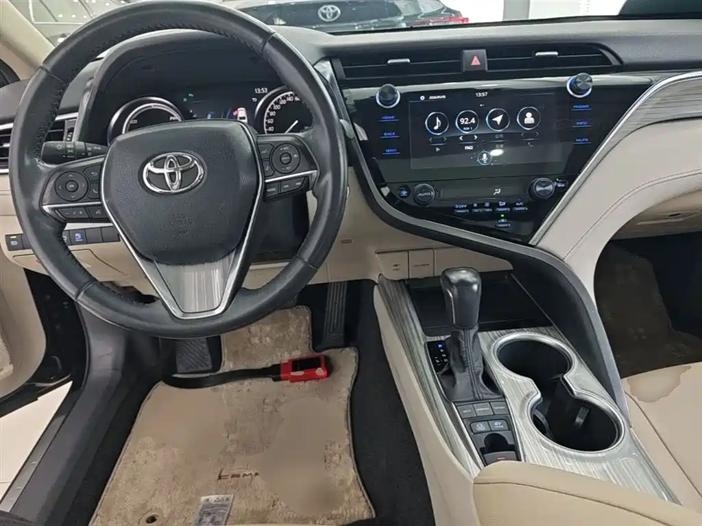 Toyota Camry 2019 Facelift Hybrid 2.5HG Luxury Edition фото 10