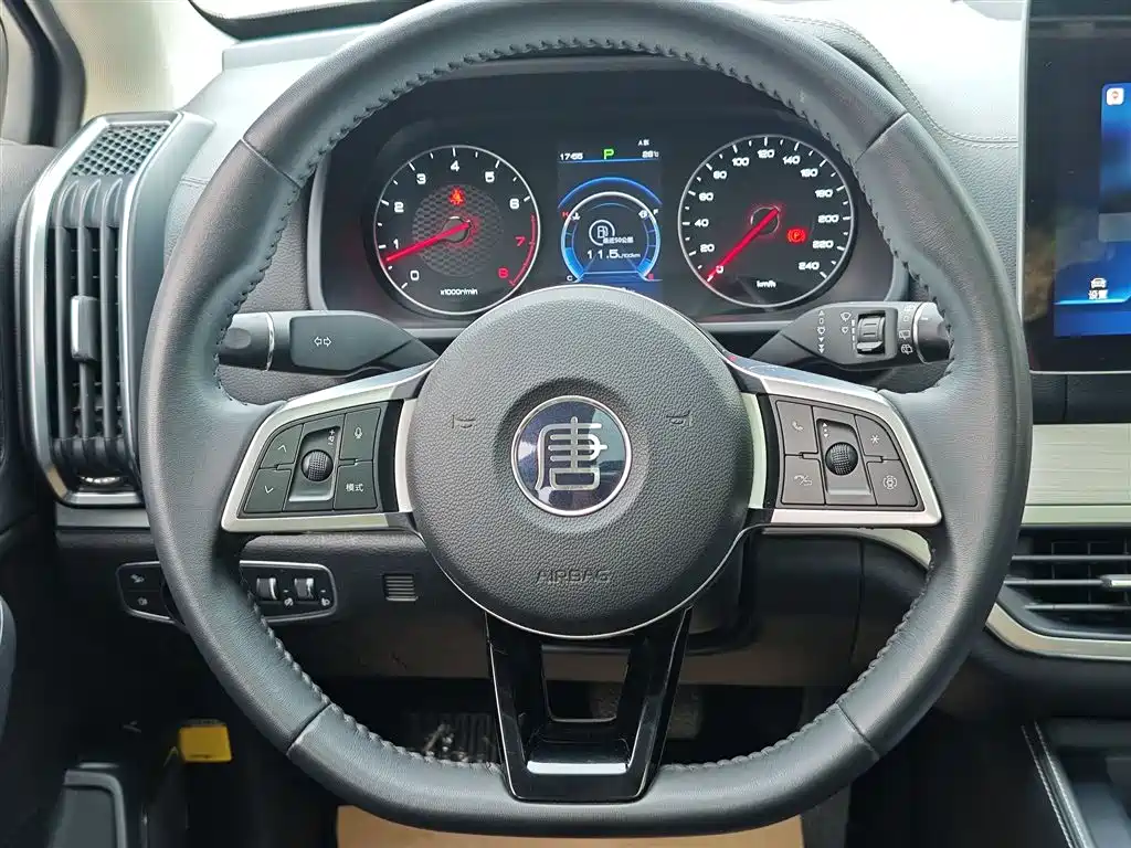 BYD Tang 2018 2.0T Automatic Smart Connection Noble Edition 7-Seater China V фото 2