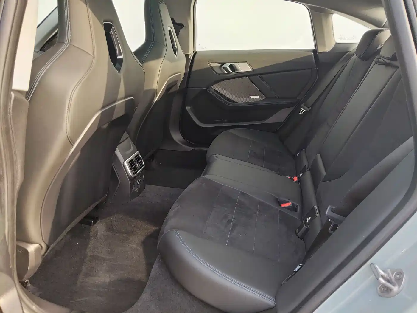 BMW 2 Series 2025 225L M Sport Moonlight Package фото 7