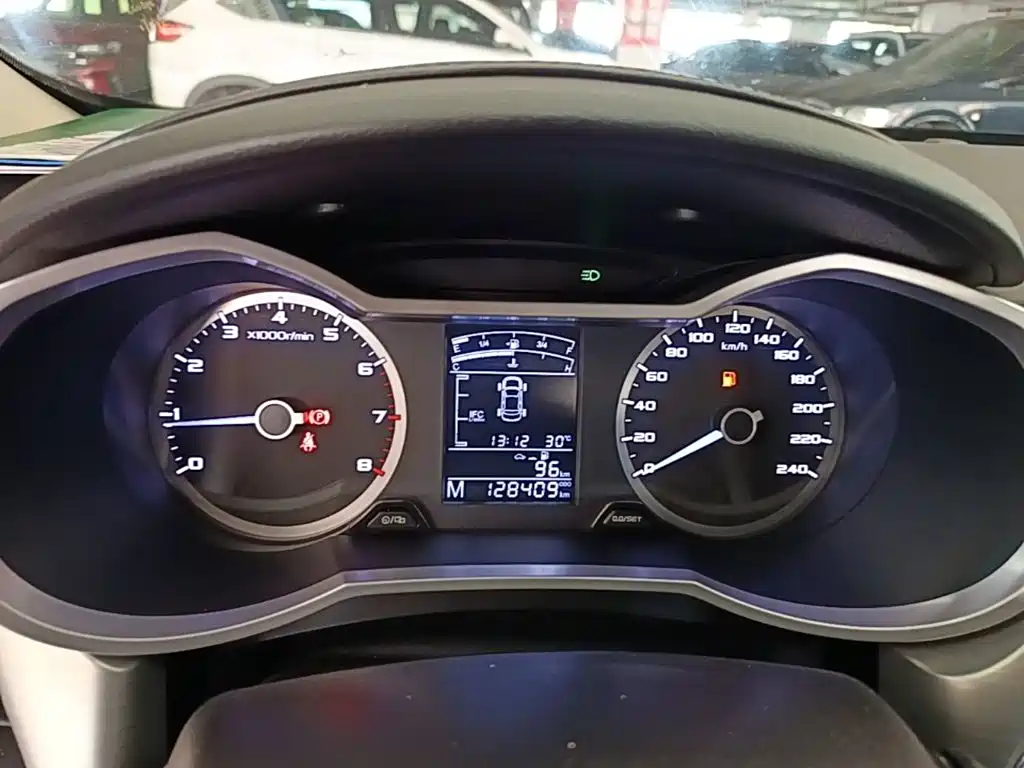 Фото 12 - Geely Emgrand GL