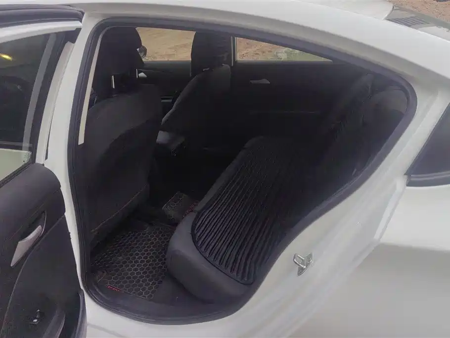 Chevrolet Cavalier 2019 320 Automatic Enjoyment Edition фото 11