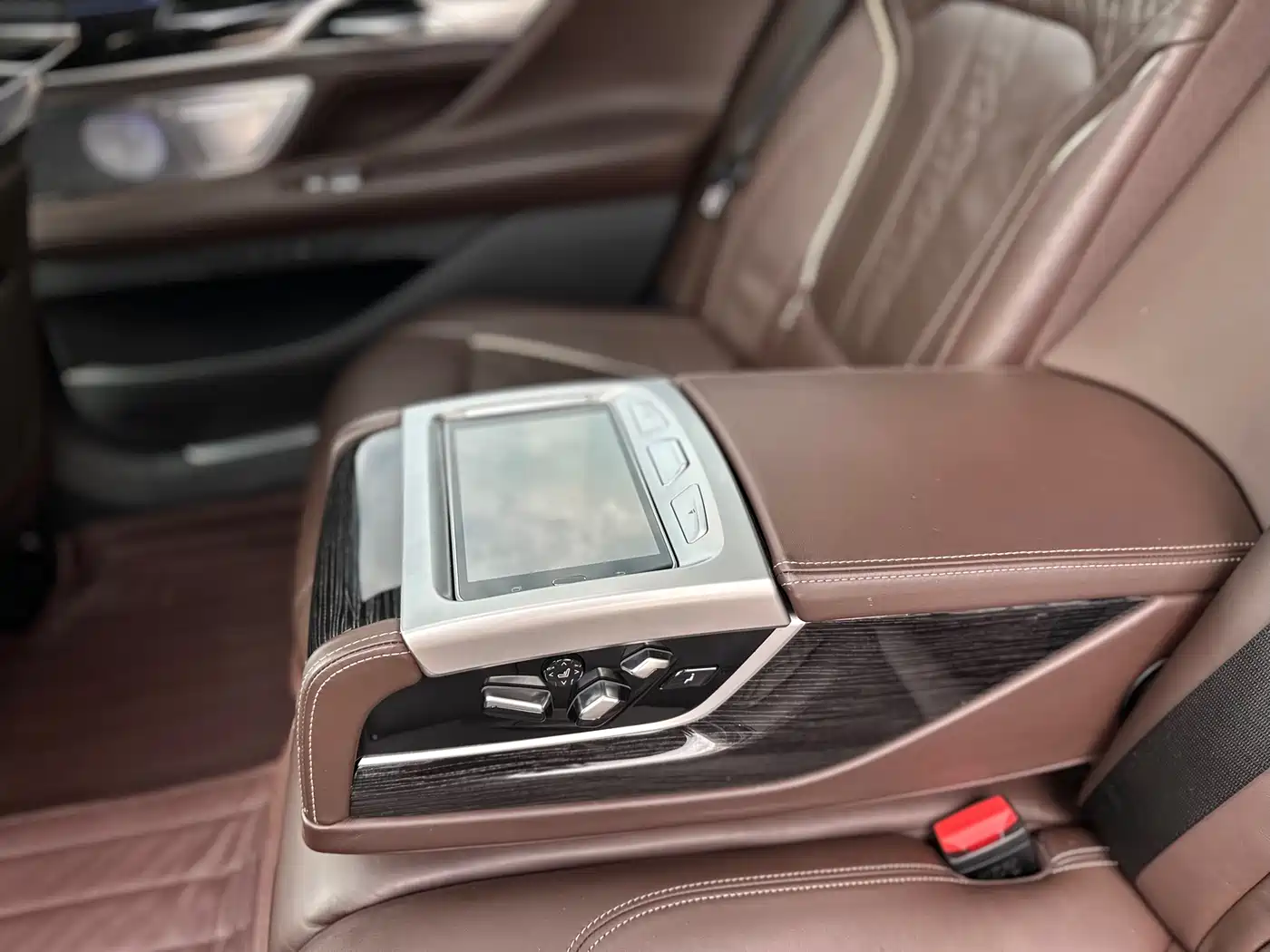 BMW 7 Series 2019 740Li Leading M Sport Package фото 8