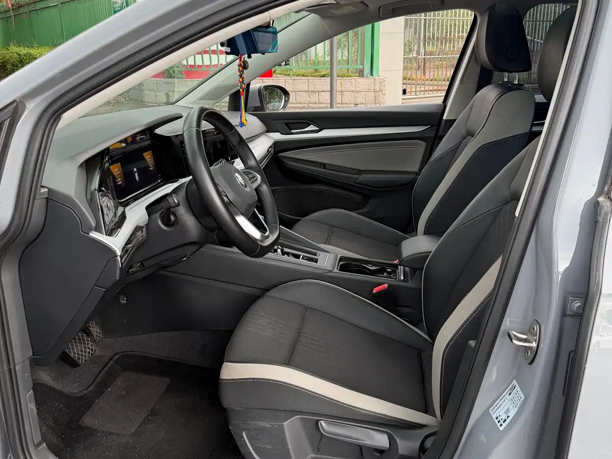 Volkswagen Golf 2021 280TSI DSG R-Line фото 11