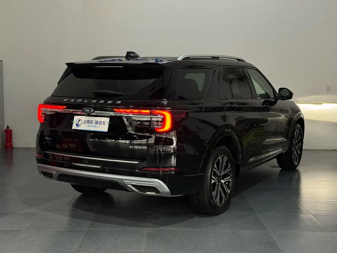 Ford Explorer 2025 2024 2.3T EcoBoost AWD Titanium Edition 6-Seater
