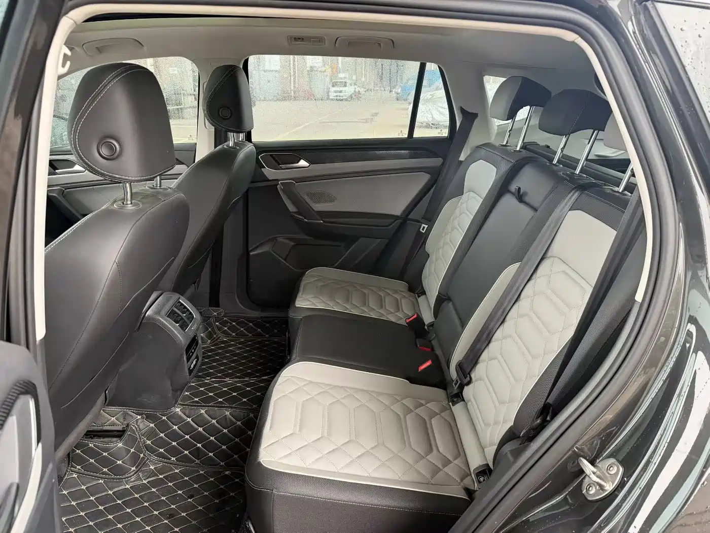Volkswagen Tayron 2023 300TSI 2WD Luxury Plus Advanced Edition фото 7