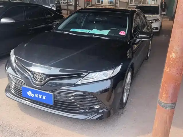 TOYOTA CAMRY