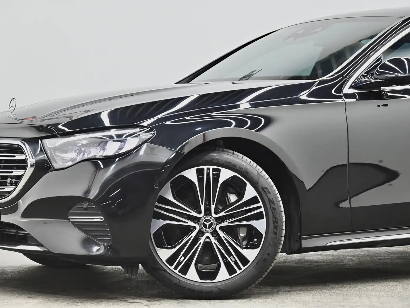 Mercedes-Benz E-Class New Energy 2024 E 350 e L Plug-in Hybrid Sedan фото 26
