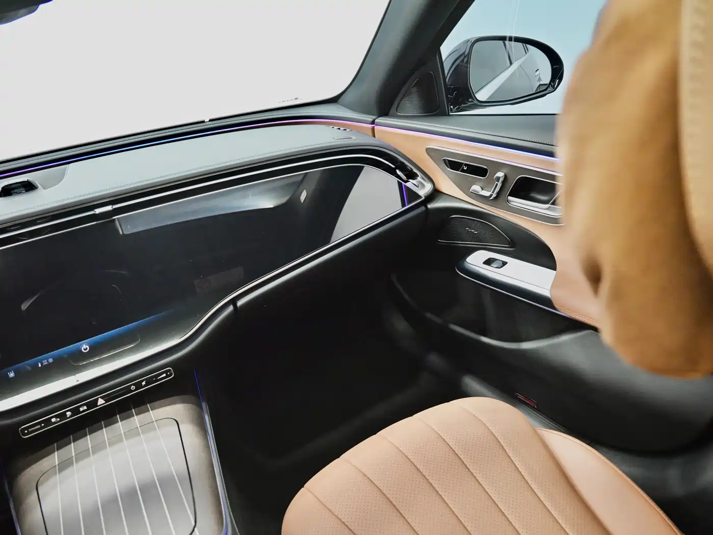 Mercedes-Benz E-Class New Energy 2024 E 350 e L Plug-in Hybrid Sedan фото 12