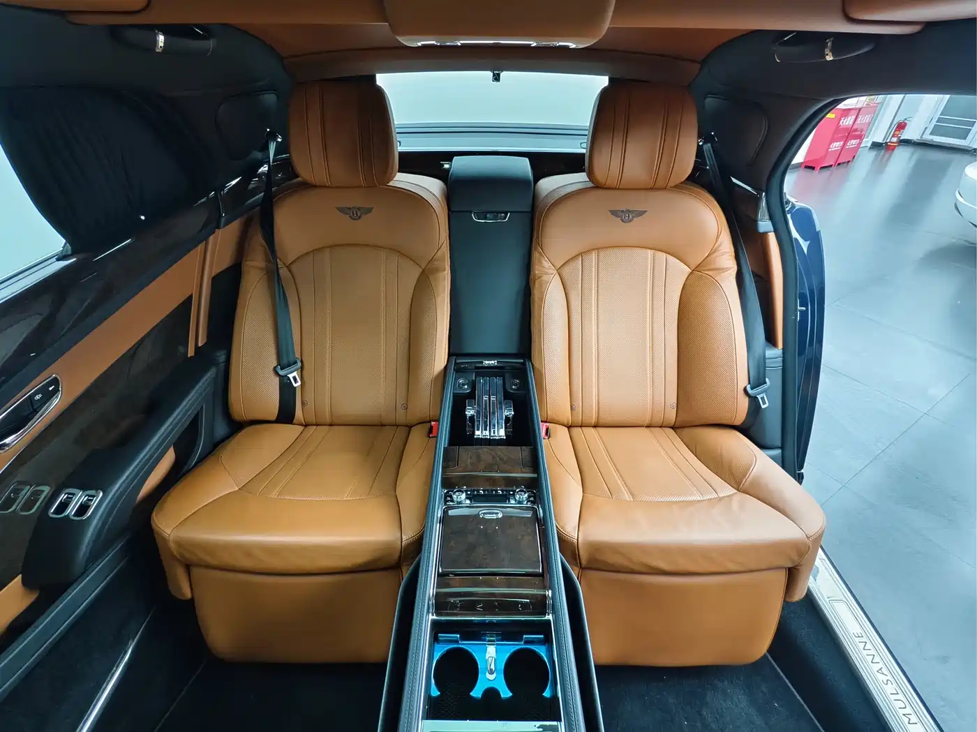 Bentley Mulsanne 2017 6.8T Long Wheelbase фото 9