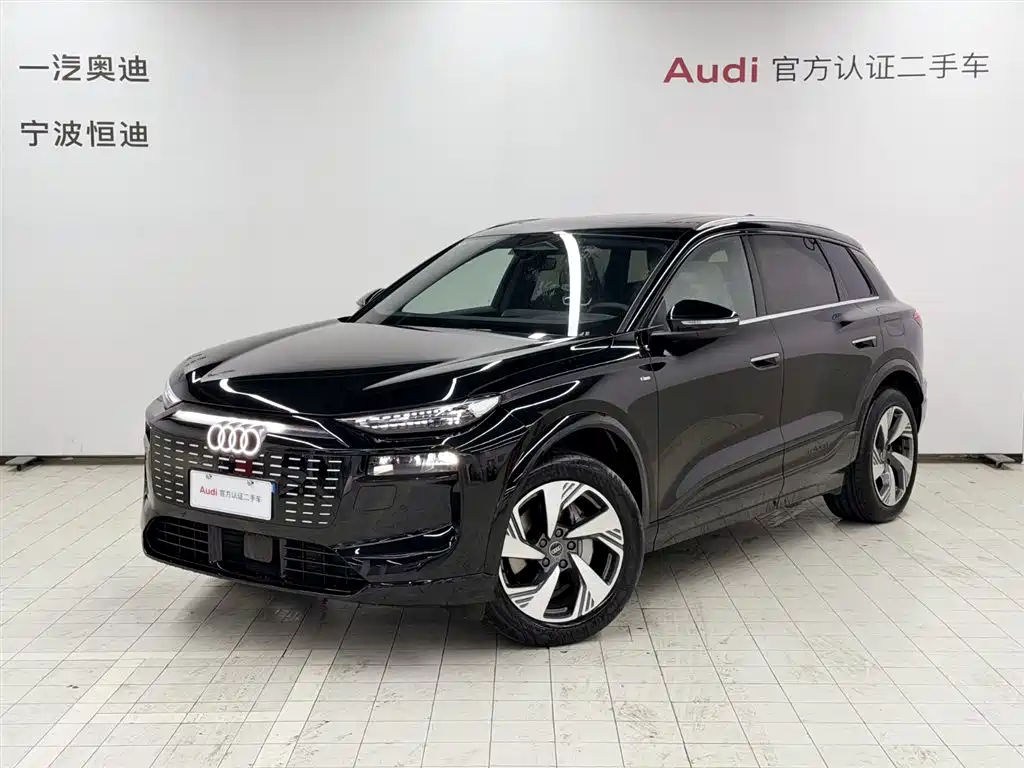 AUDI Q6L E TRON
