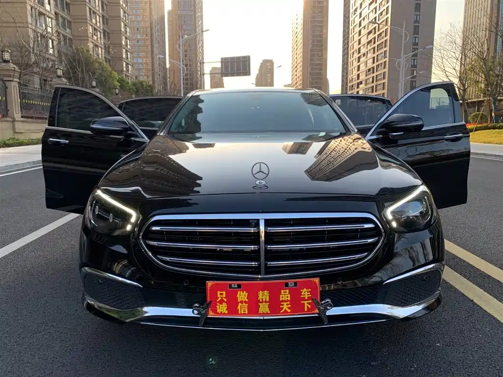 Mercedes-Benz E-Class 2023 E 300 L Fashion фото 2