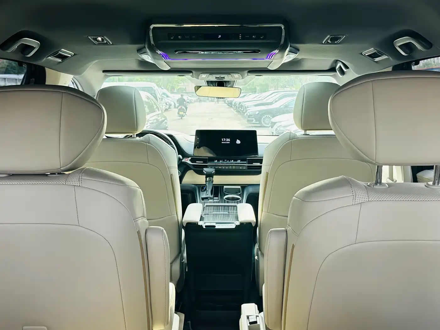 Toyota Sienna 2024 2.5L Hybrid 4WD Premium Edition фото 28