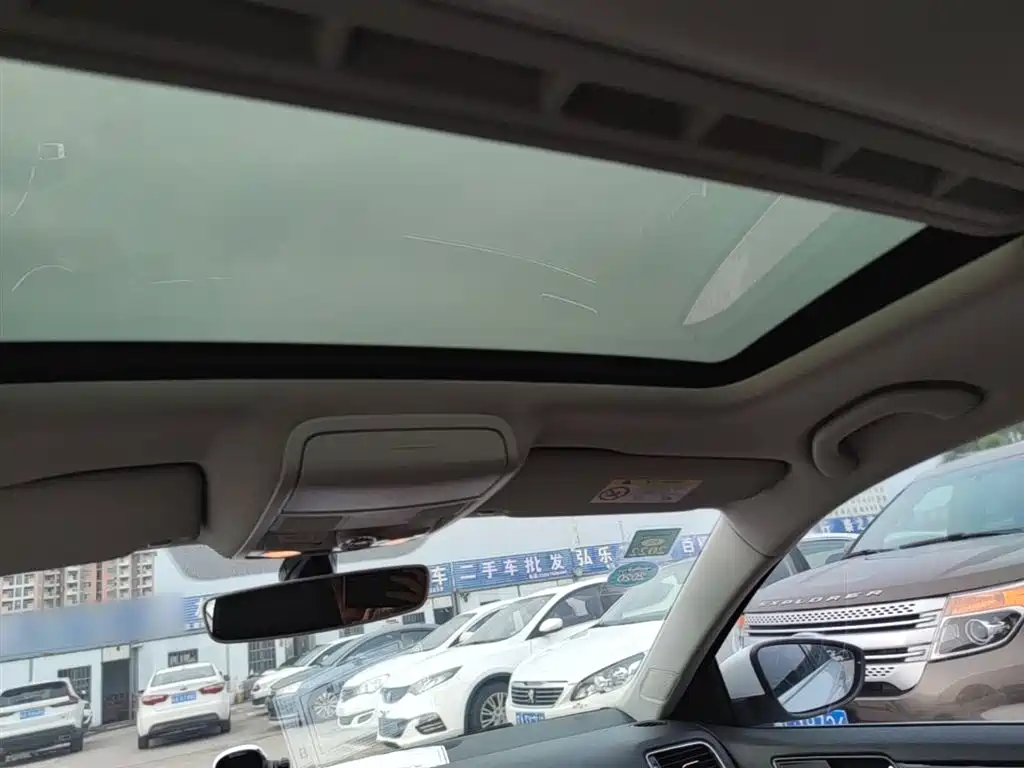 Volkswagen Sagitar 2018 1.6L Automatic Comfort фото 18