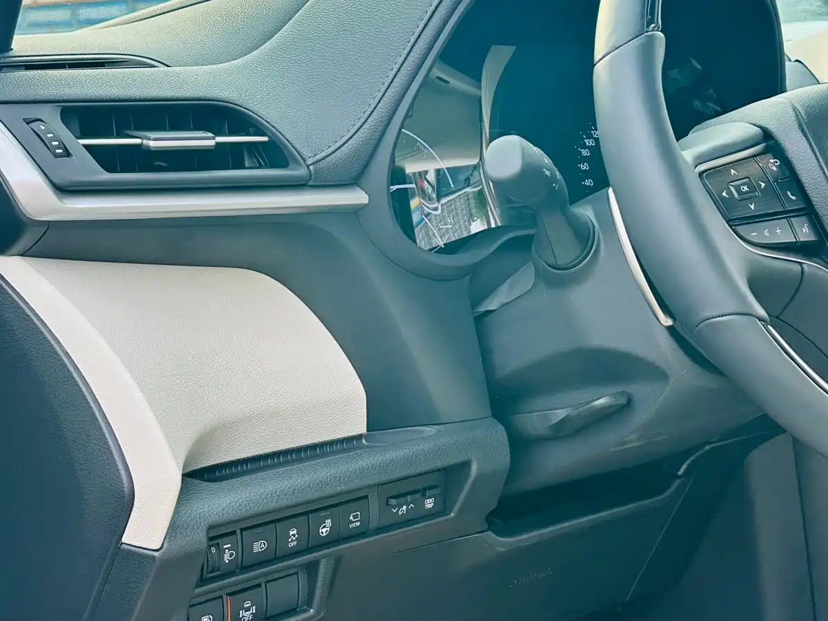 Toyota Sienna 2024 2.5L Hybrid 4WD Premium Edition фото 11