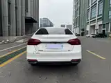 Фото 30 - Geely Emgrand