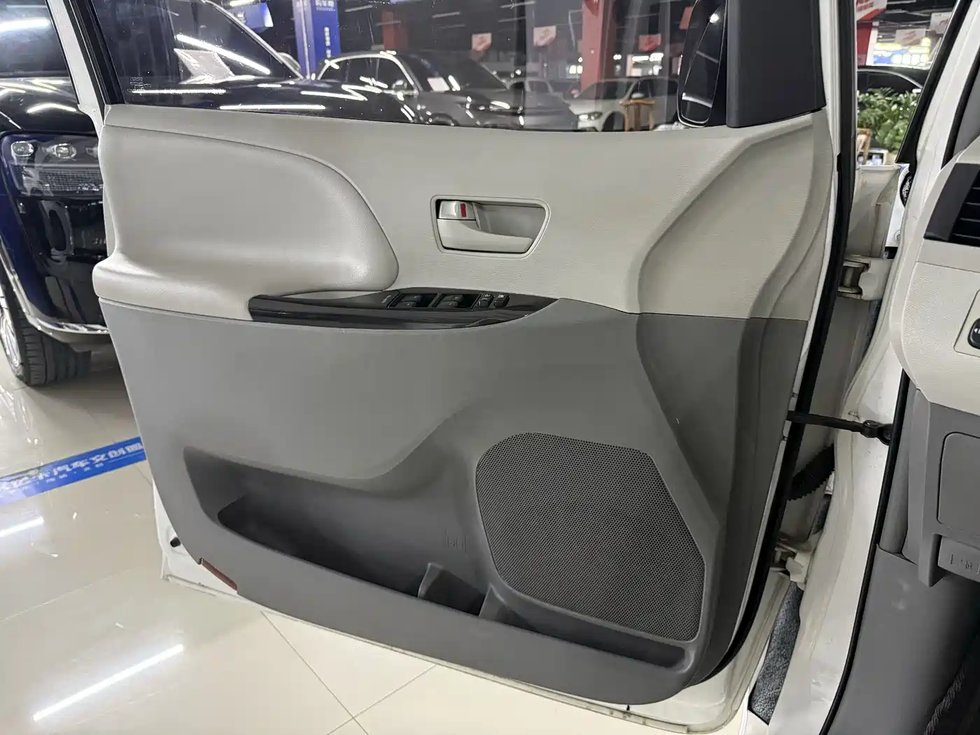 Toyota Sienna 2015 2015 3.5L 2WD LE