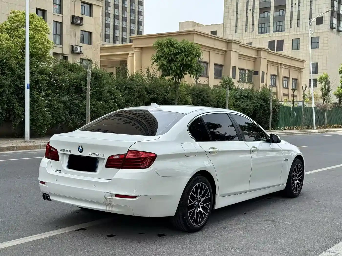BMW 5 Series 2014 528Li xDrive Premium фото 4