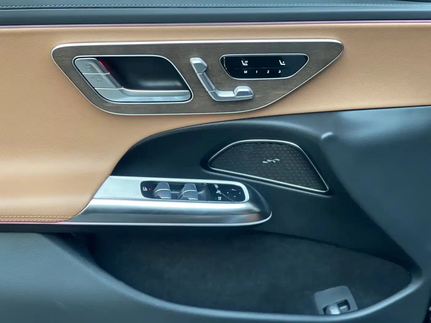Mercedes-Benz E-Class 2025 E 300 L Fashion фото 5