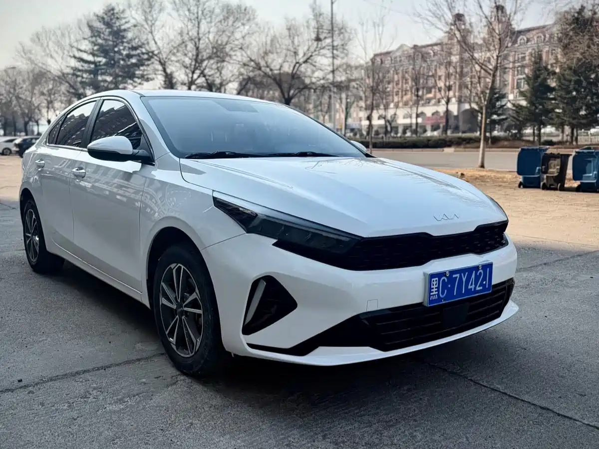Kia K3 2023 Model 1.5L CVT Luxury Edition фото 3