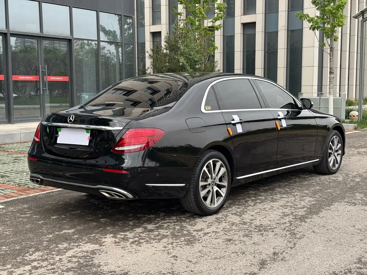 Mercedes-Benz E-Class 2019 E 300 L Fashion фото 6