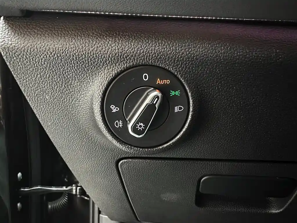 Volkswagen Sagitar 2023 280TSI DSG Beyond Lite фото 18
