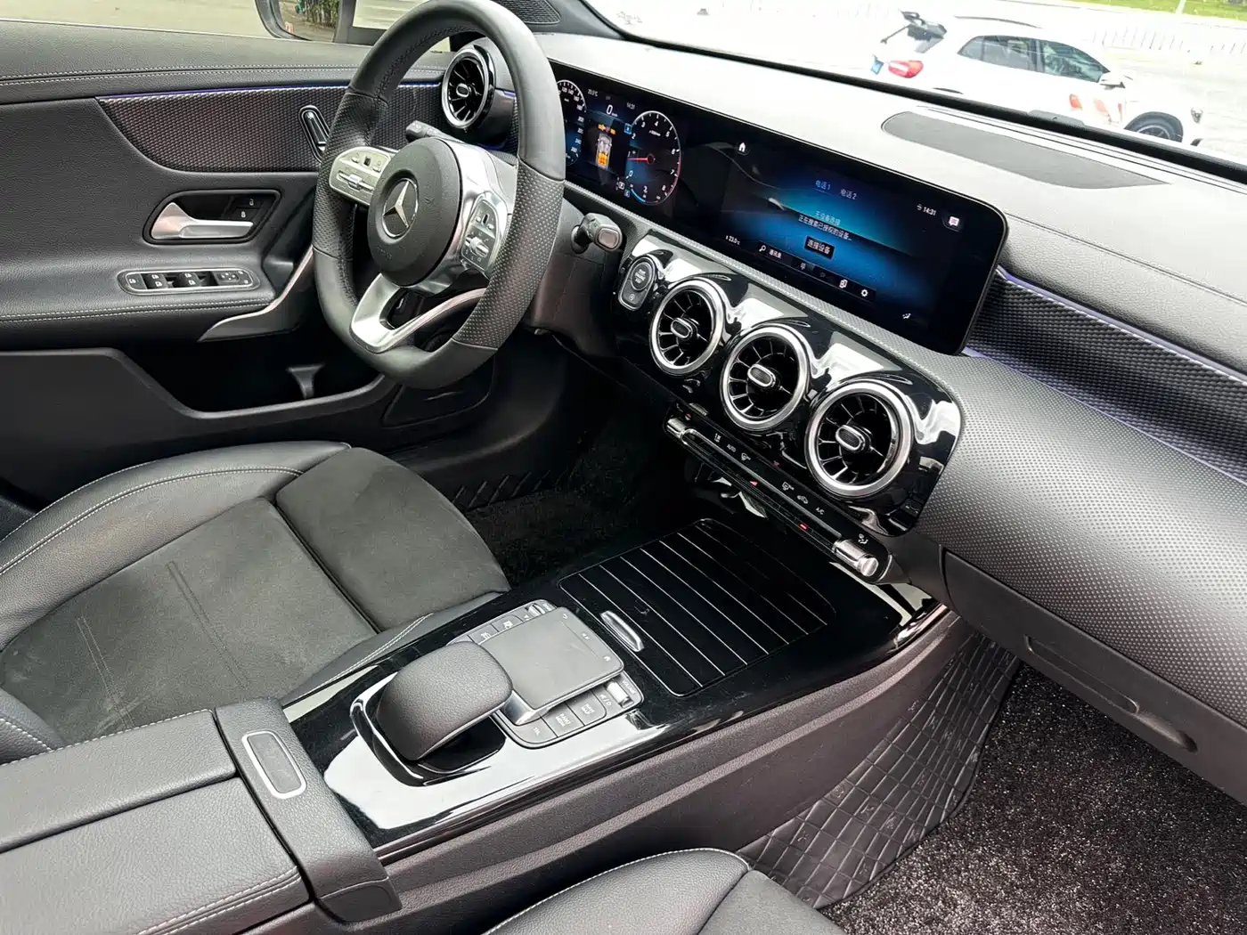 Mercedes-Benz A-Class 2020 A 180 L Sport Sedan фото 14