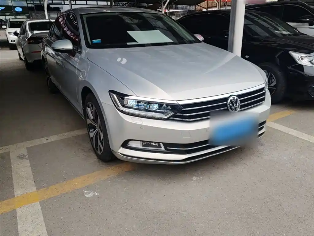 Volkswagen Magotan 2018 330TSI DSG Premium фото 4