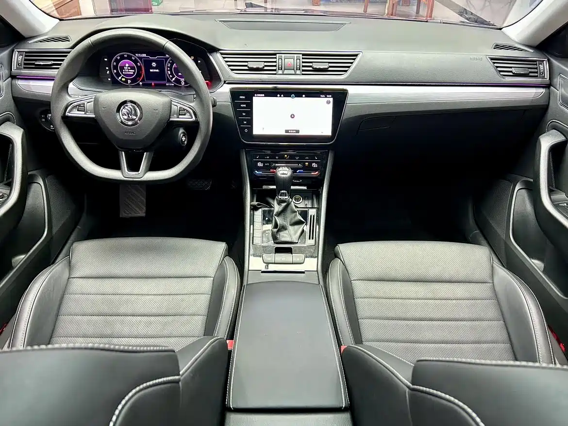 Škoda Superb 2023 TSI280 DSG Premium Edition фото 12