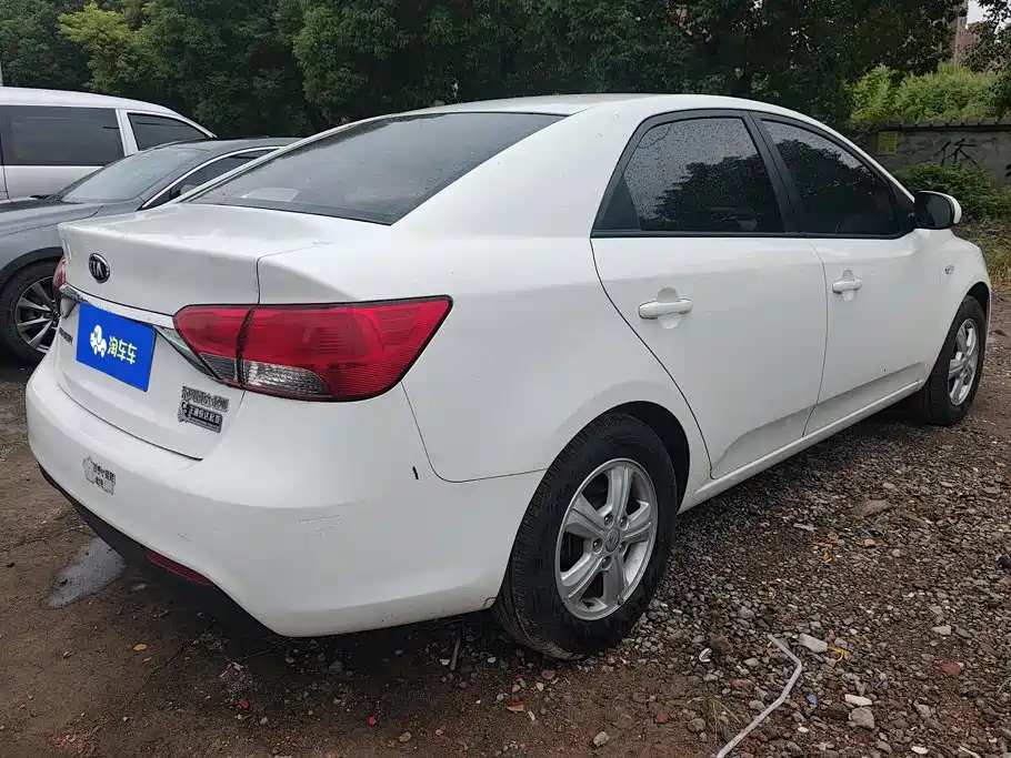 Kia Forte 2015 2014 1.6L MT GL