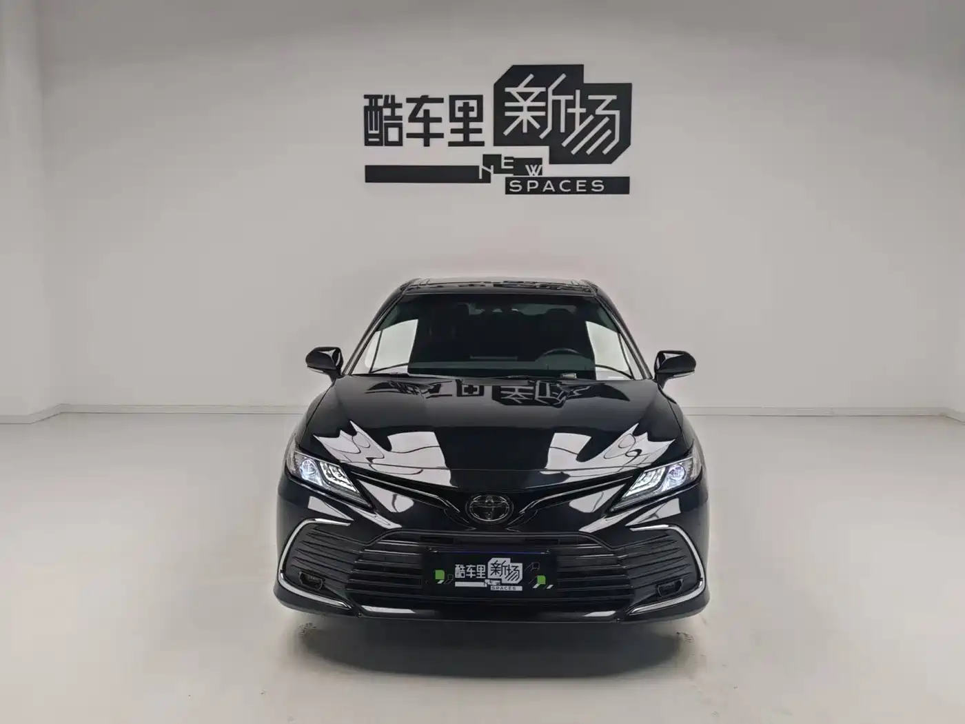 Toyota Camry 2021 2.0G Luxury Edition фото 2