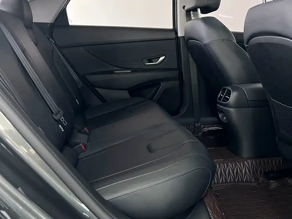 Hyundai Elantra 2023 1.5L CVT GLX Elite Edition фото 10