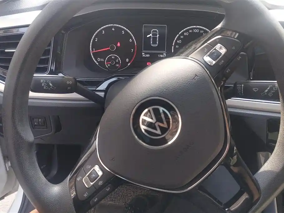 Volkswagen Polo 2021 Plus 1.5L Automatic Colorful Tech Edition фото 15