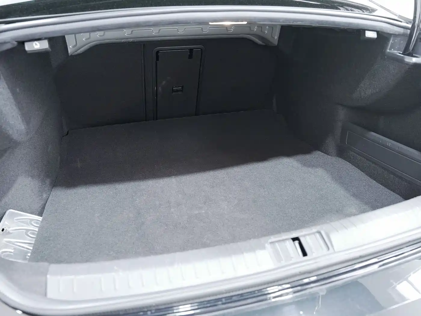 Volkswagen Magotan 2023 Model 2 Million Commemorative Edition 380TSI DSG Flagship фото 23