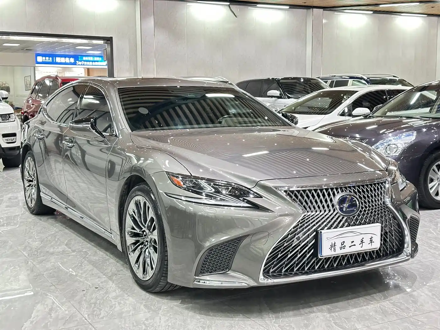 Lexus LS 2020 500h Luxury (China VI) фото 3