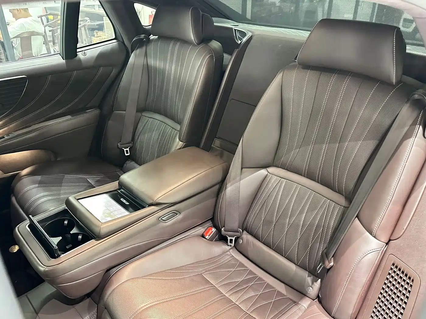 Lexus LS 2020 500h Luxury (China VI) фото 16