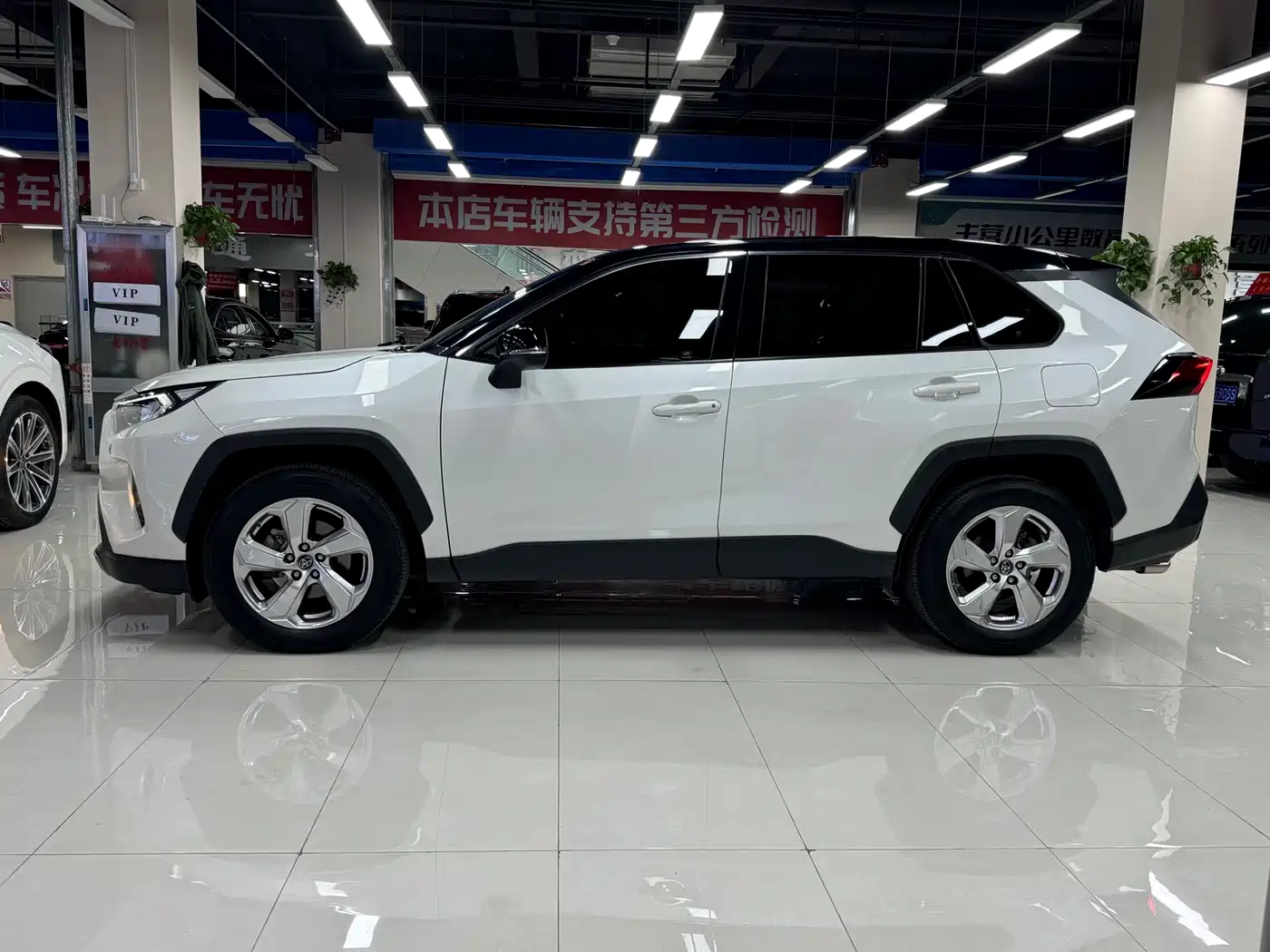 Toyota RAV4 Rongfang 2020 2.0L CVT 2WD Trend Edition фото 4