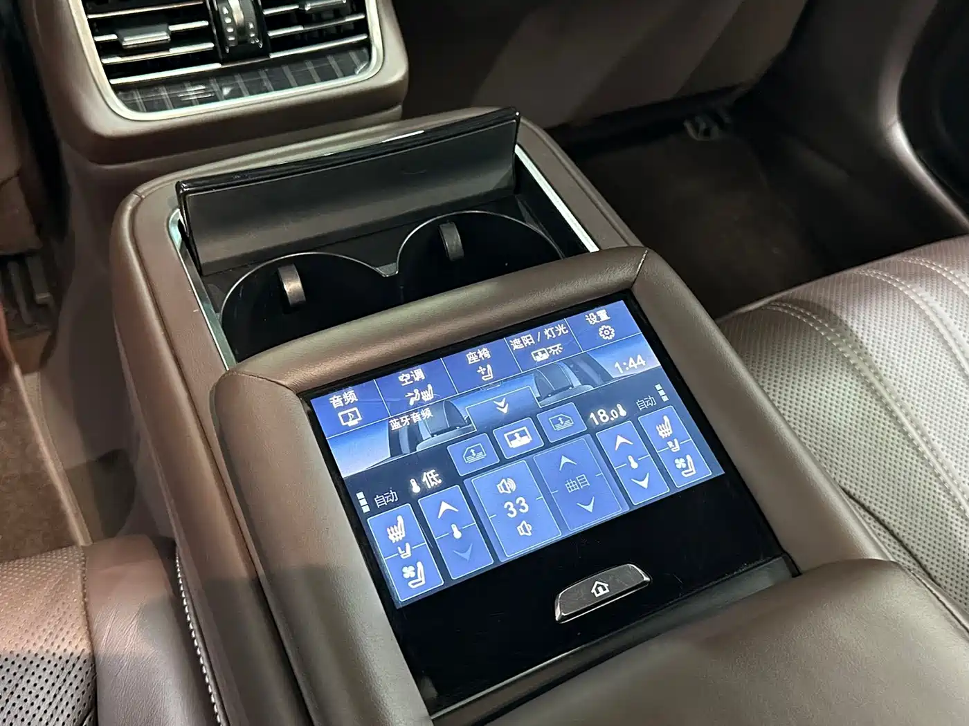 Lexus LS 2020 500h Luxury (China VI) фото 24