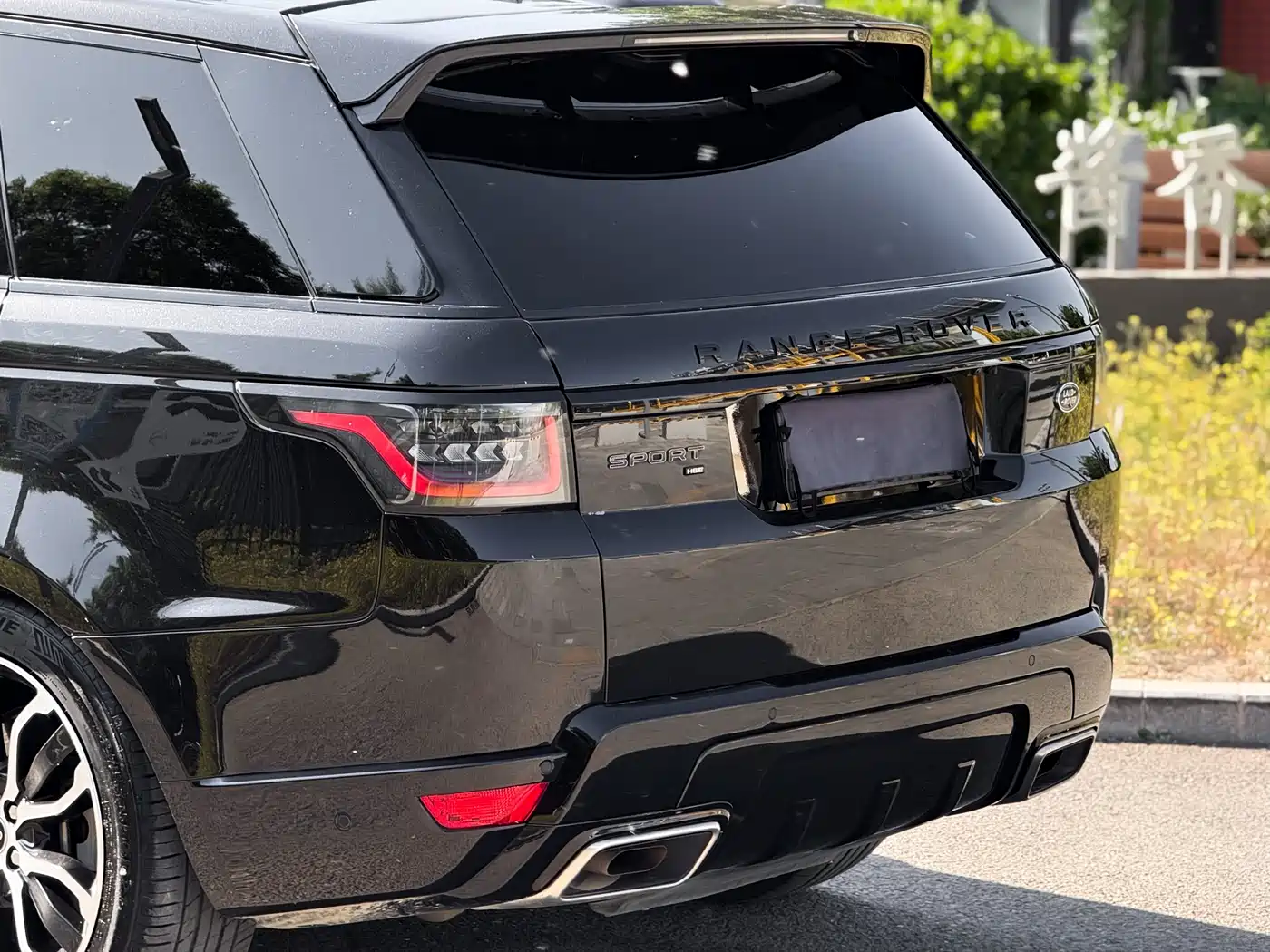 Land Rover Range Rover Sport 2021 3.0 L6 Gloss Black Edition фото 16