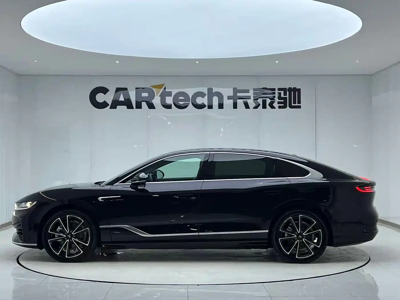 Voyah Auto VOYAH Zhuiguang 2024 PHEV AWD Ultra Long Range Flagship фото 6